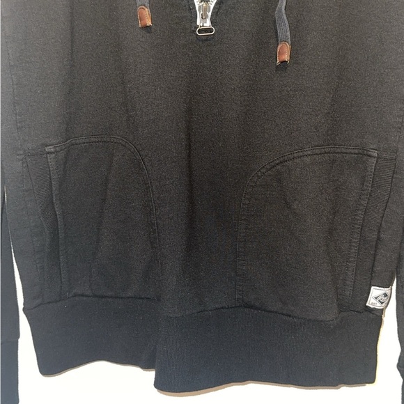 Black Roots 1/4 Zip Sweater - Picture 5 of 9